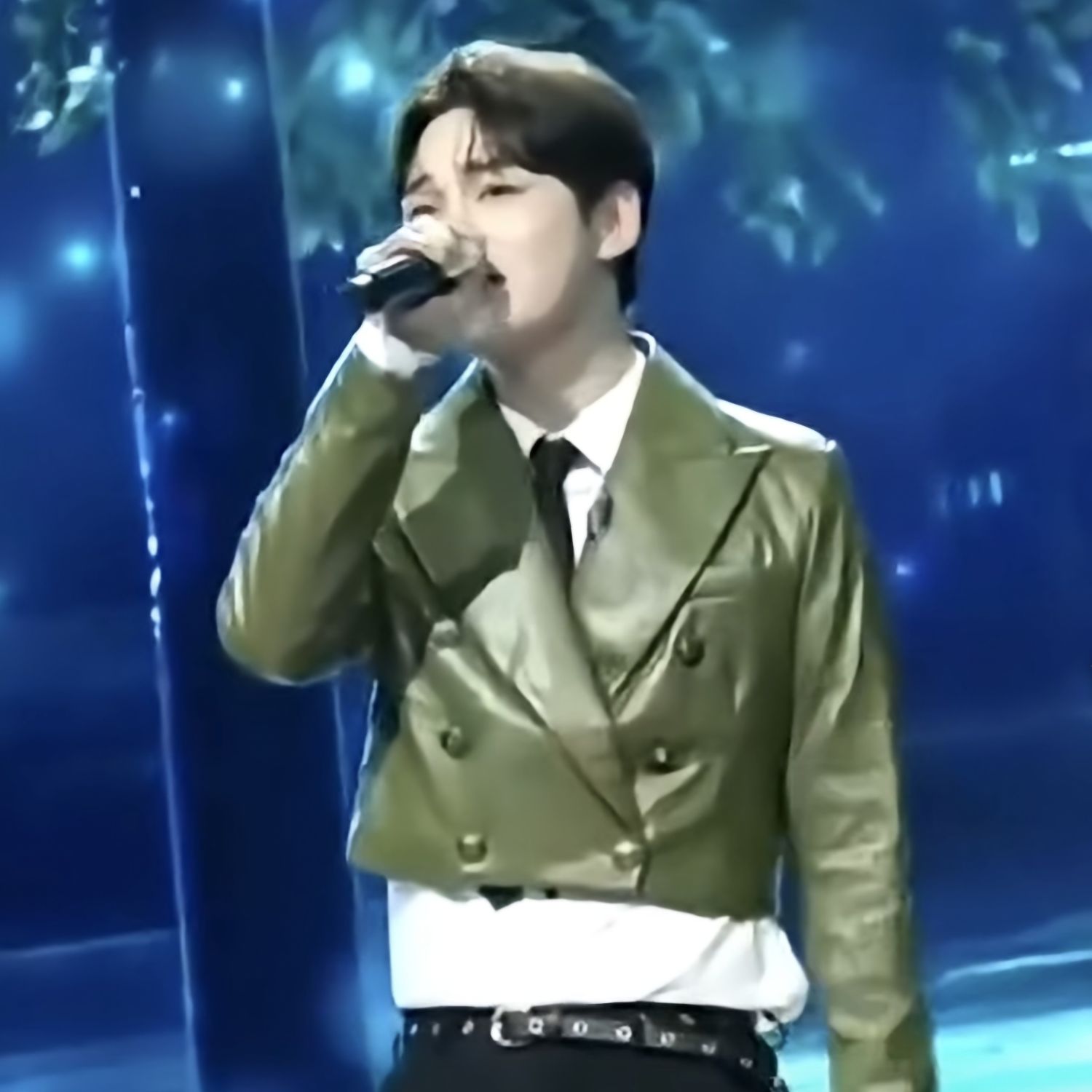 Behind-the-scenes cut of Park Seojin