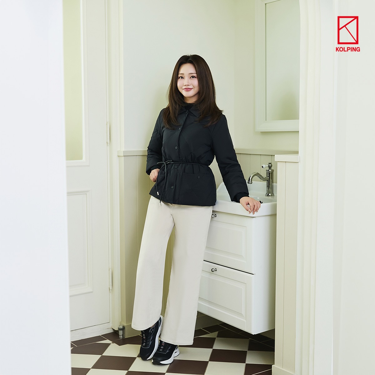 Behind-the-scenes cut of Hong Jiyoon