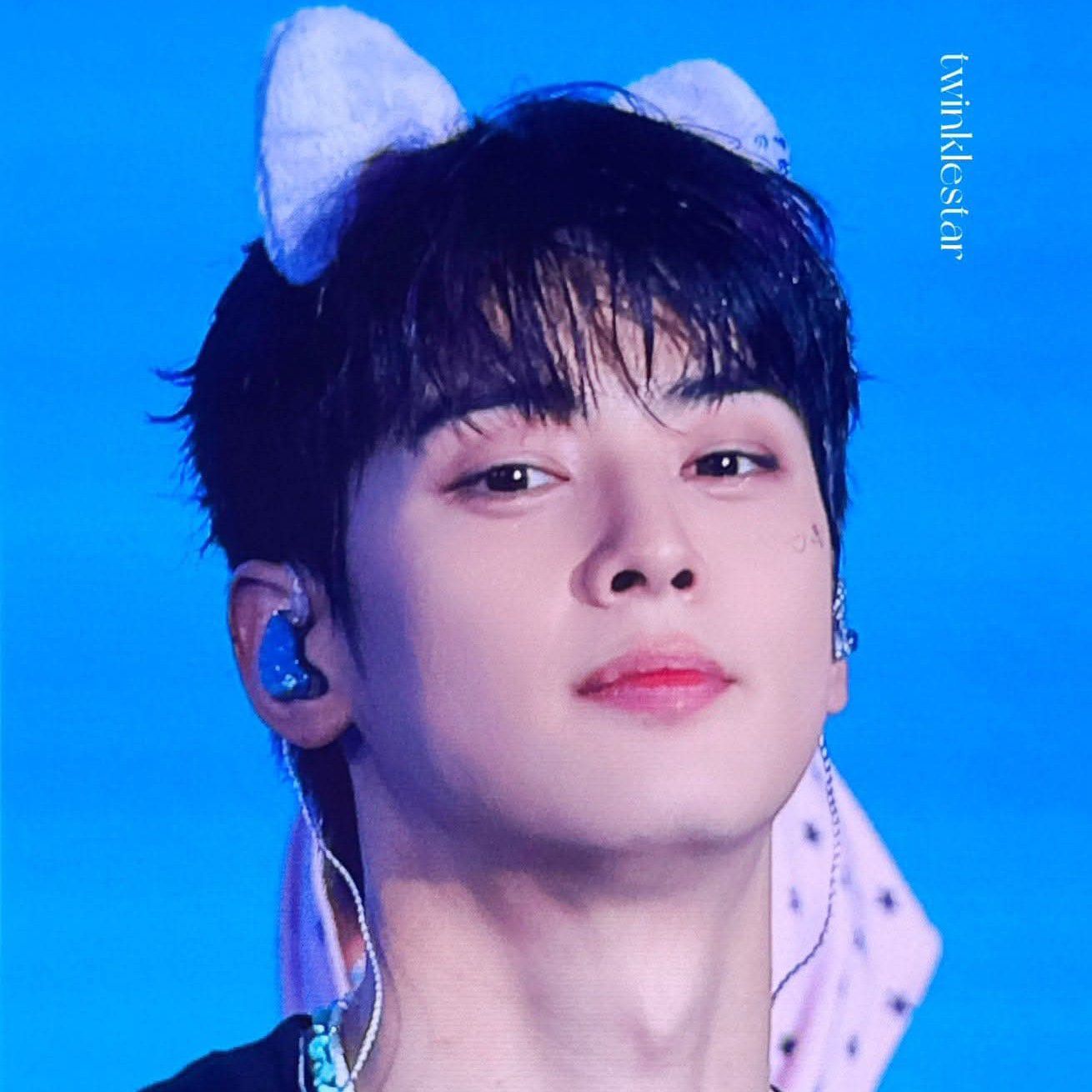 Recent activity shot of Cha Eunwoo
