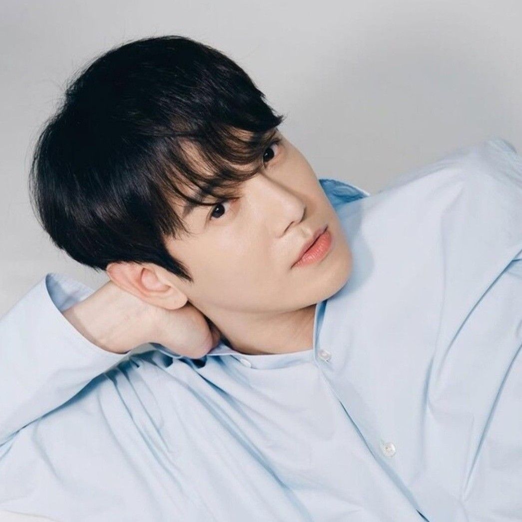 Behind-the-scenes cut of Hwanhee