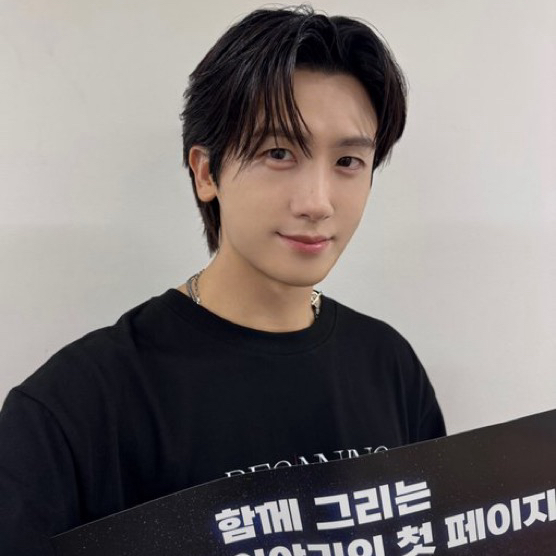 Behind-the-scenes cut of Park Hyungsik