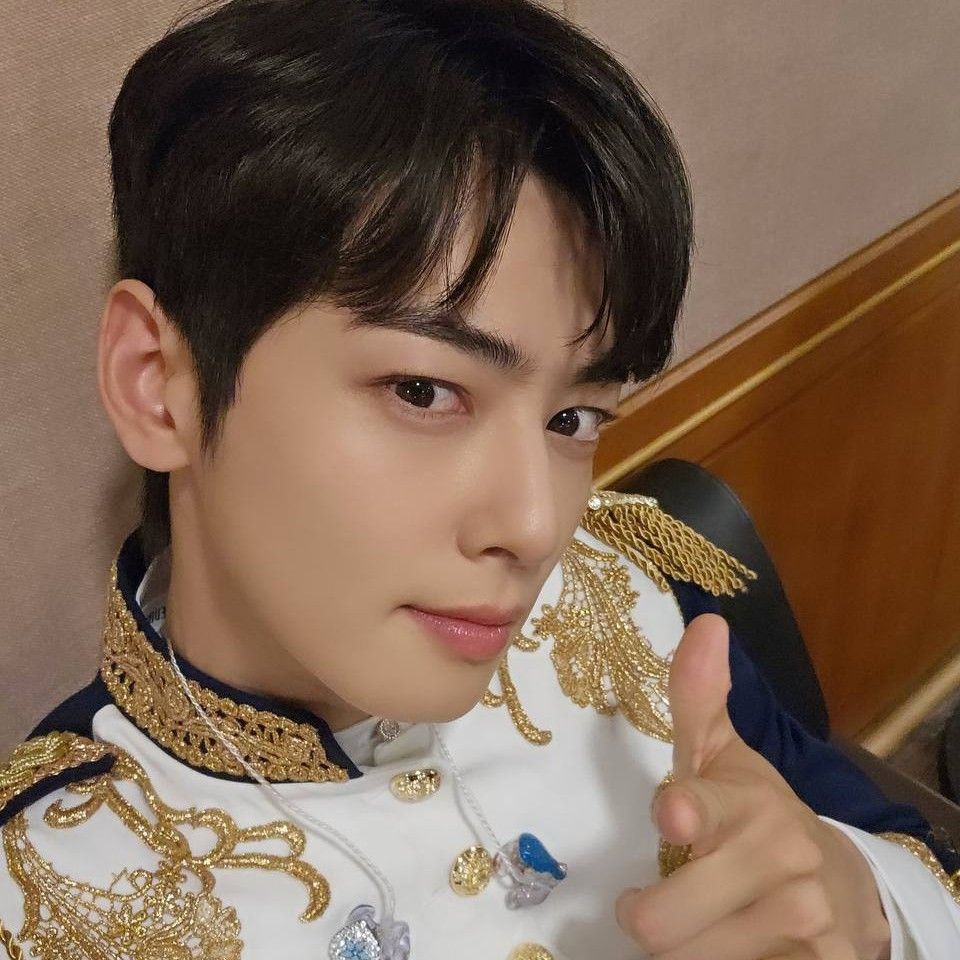 Latest photo of Cha Eunwoo