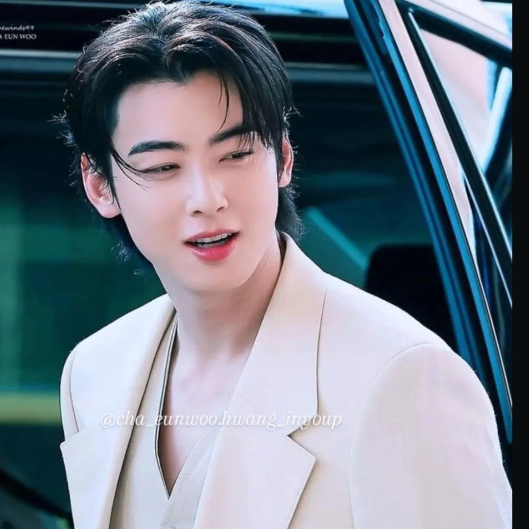 Latest photo of Cha Eunwoo