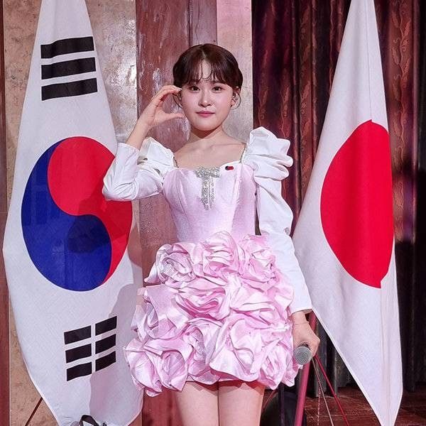 A moment captured by a fan of Kim Dahyun