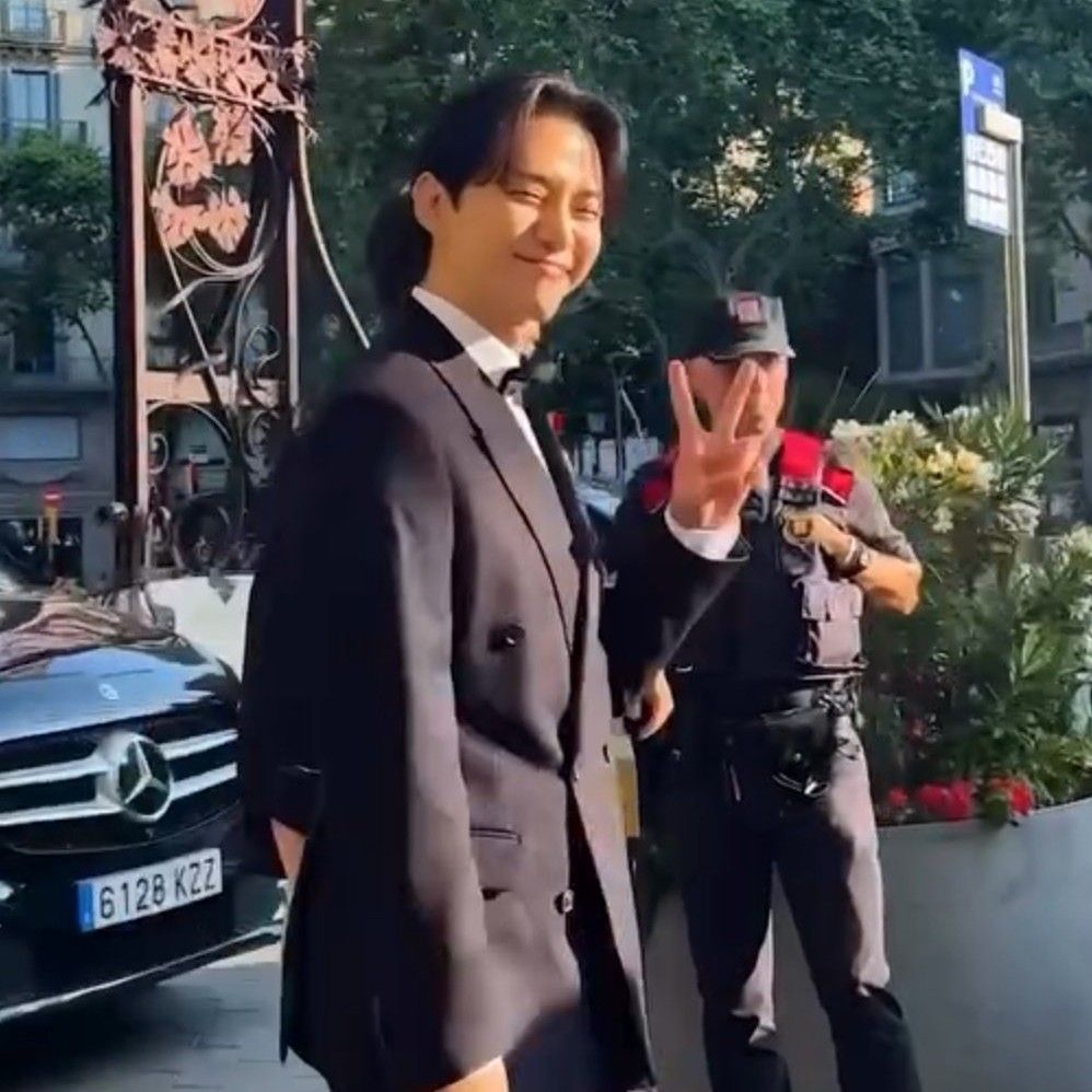 Behind-the-scenes cut of Lee Junho