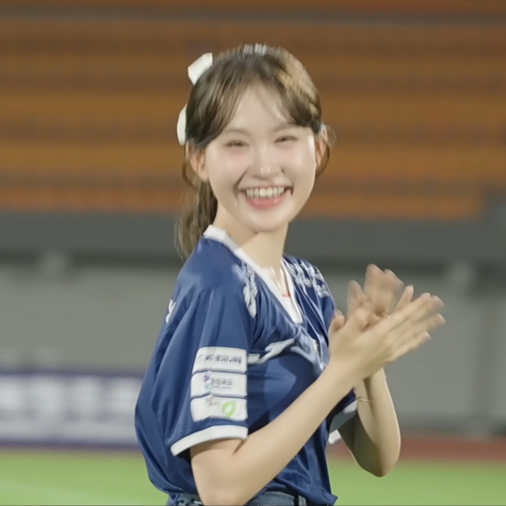 김다현의 비하인드 컷