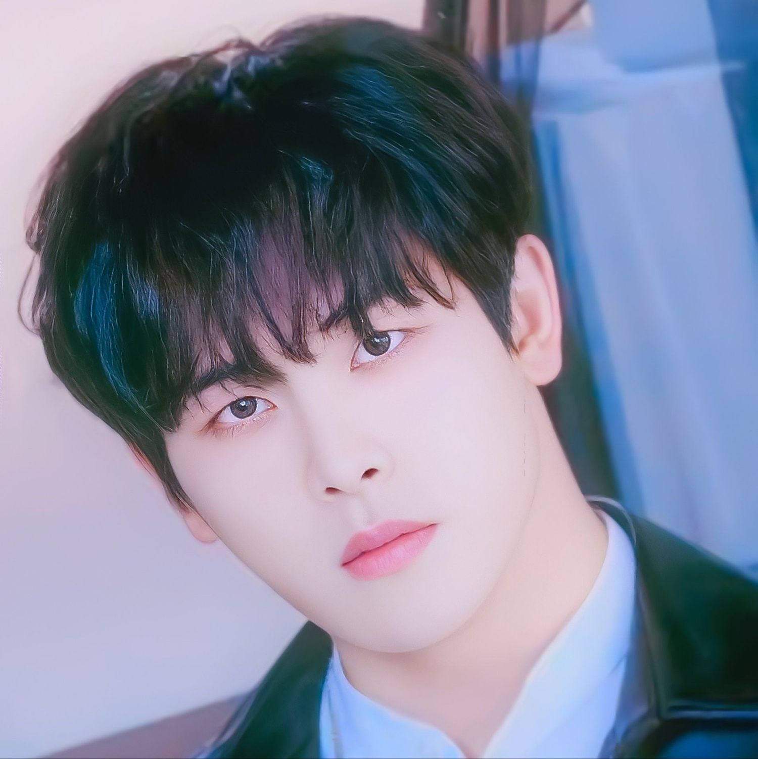 Behind-the-scenes cut of Hoya
