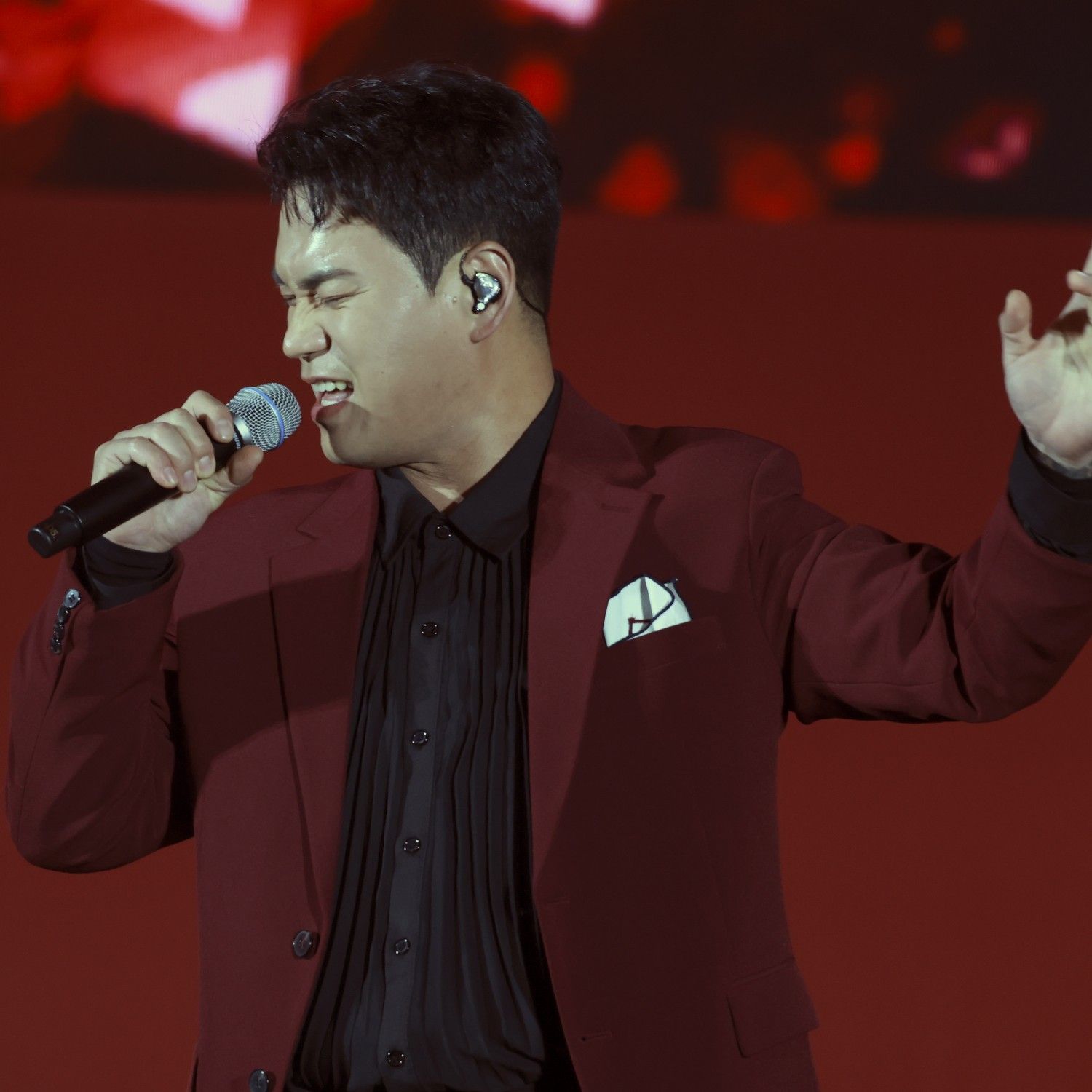 Behind-the-scenes cut of Lee Jung