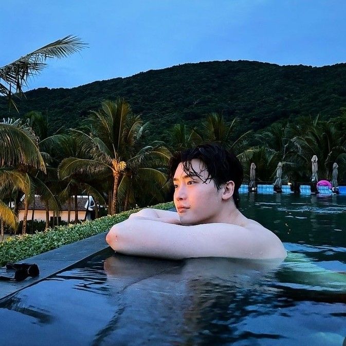 Latest photo of Lee Jongsuk