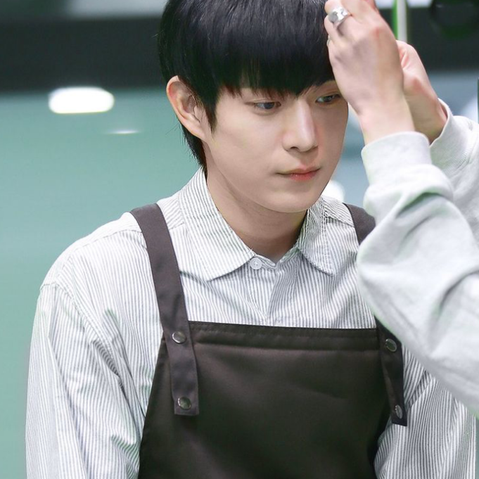 A moment captured by a fan of Kim Youngdae