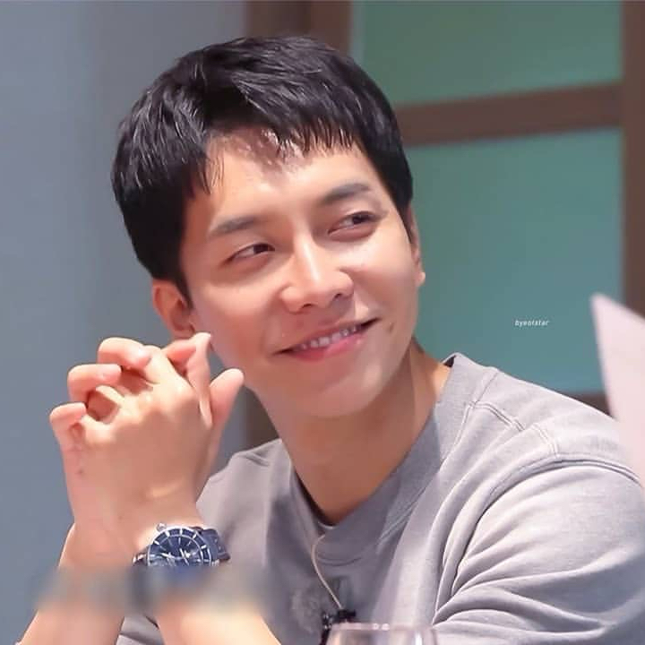 Momen yang diabadikan oleh penggemar Lee Seunggi