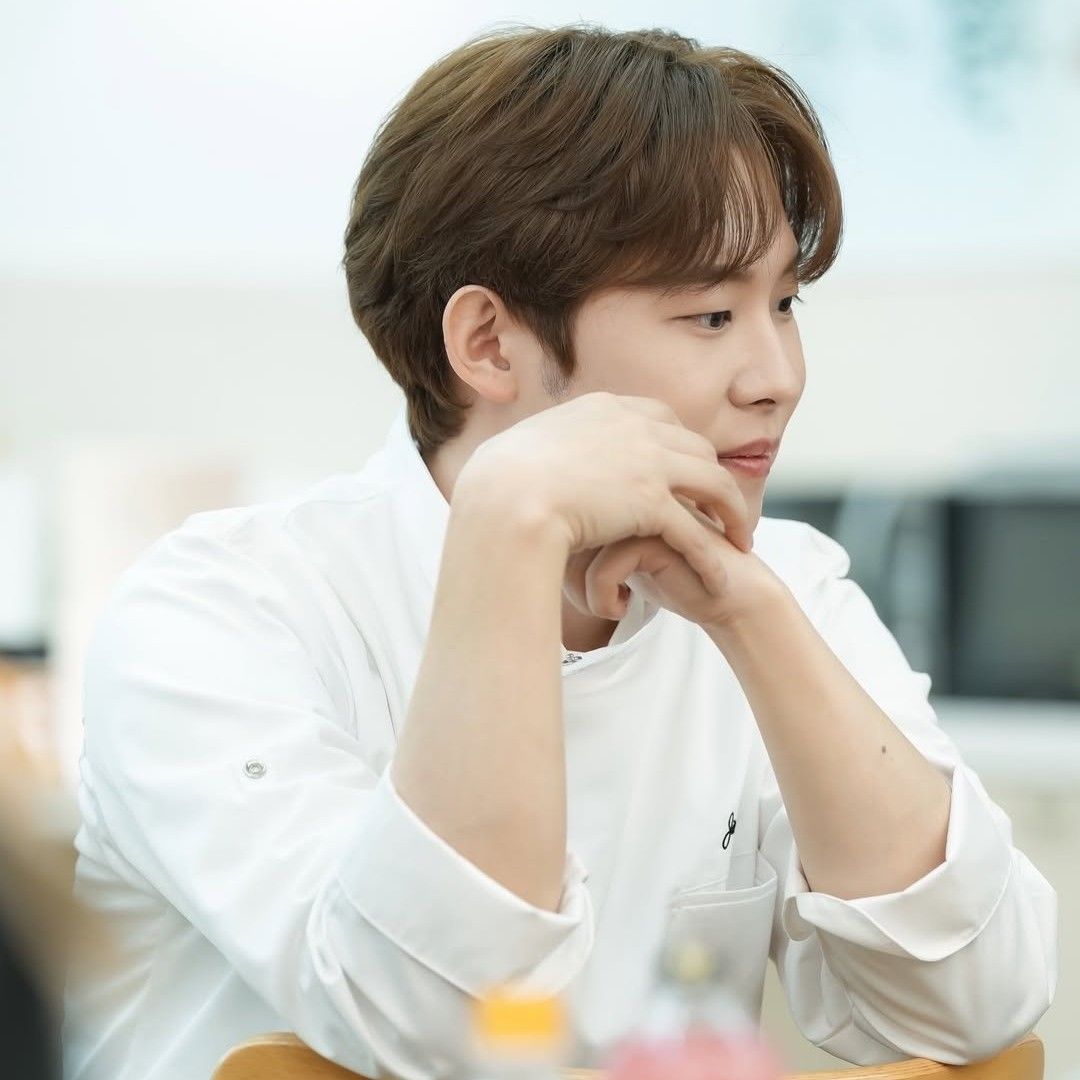 Behind-the-scenes cut of Jinuk