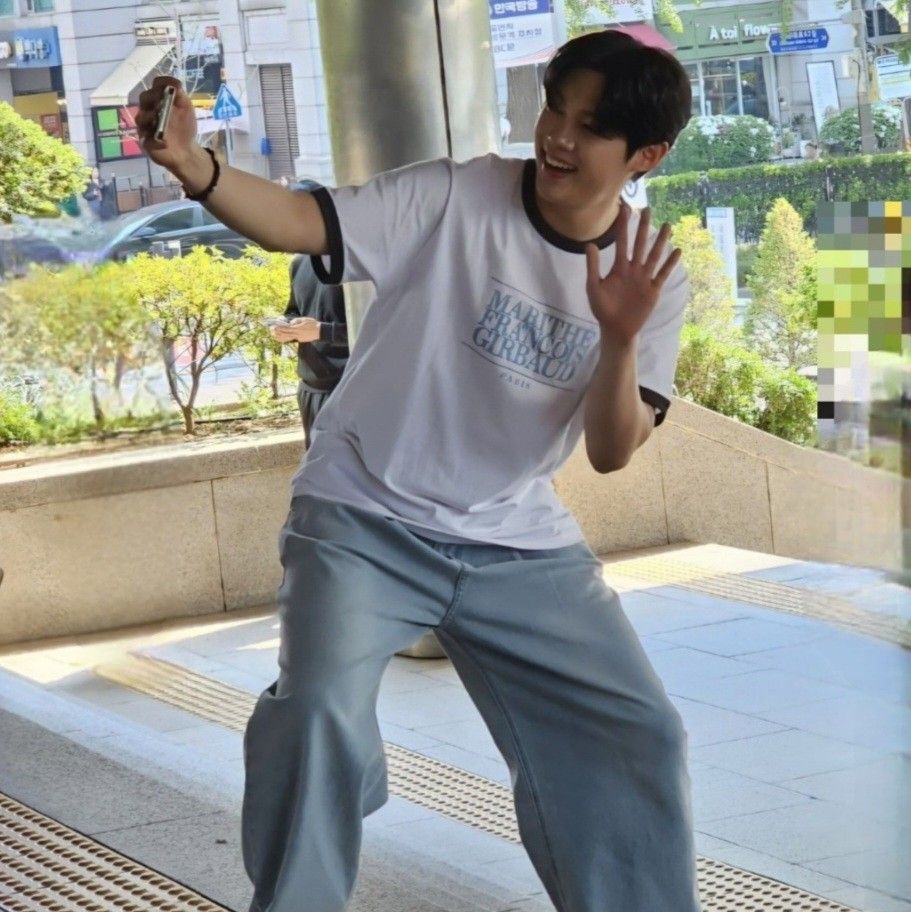 A moment captured by a fan of Choi Jaemyeong