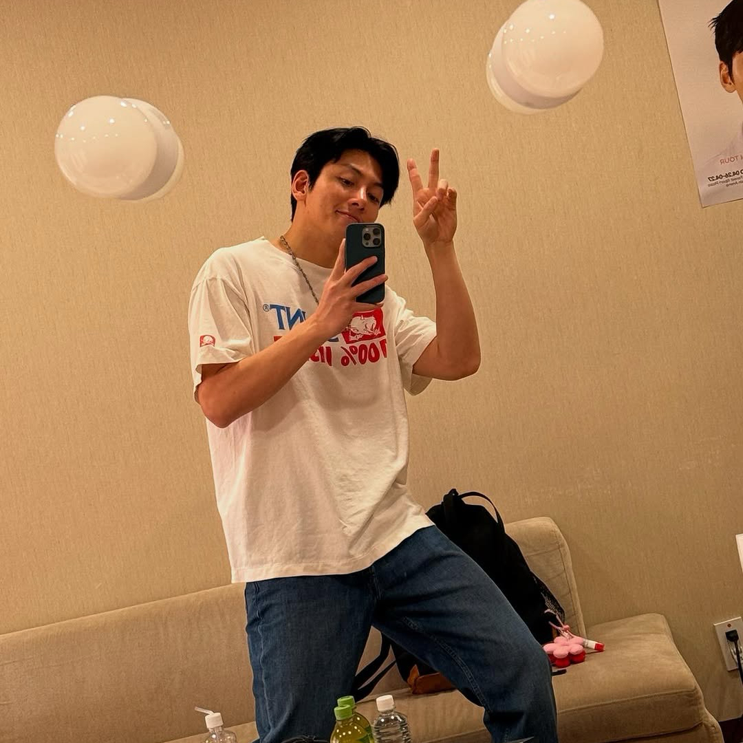 Behind-the-scenes cut of Ji Changwook