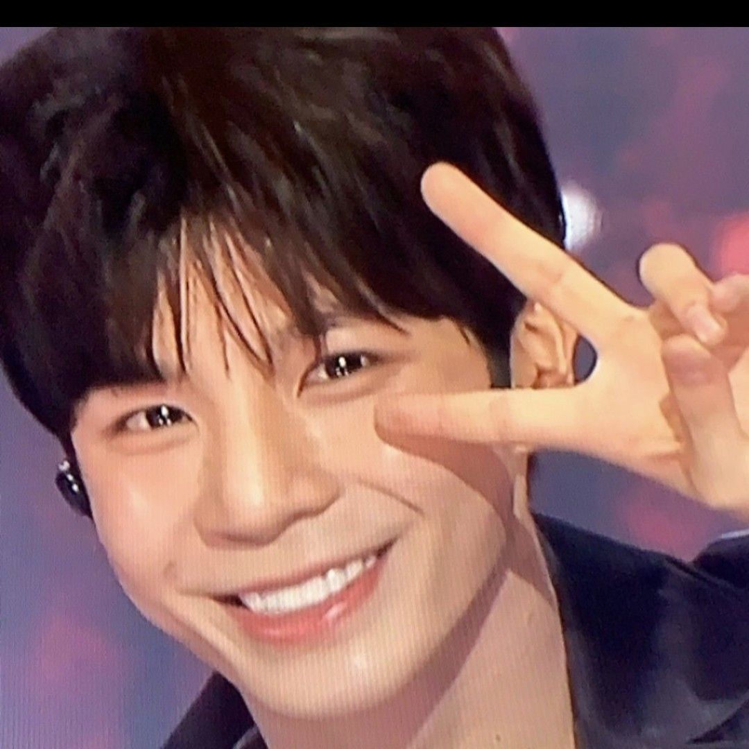 A moment captured by a fan of Jeong Dongwon