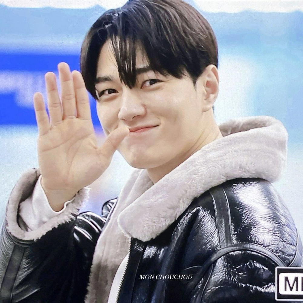 Latest photo of Kim Myungsoo (L)