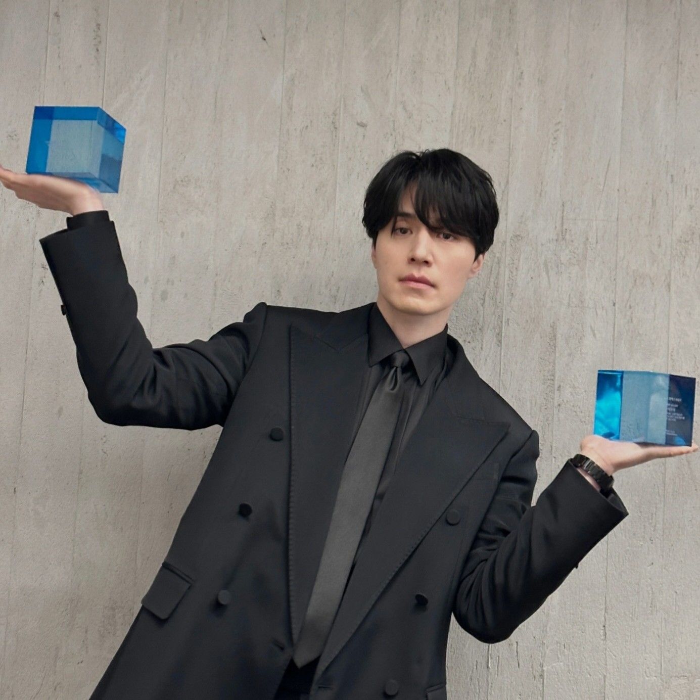 A moment captured by a fan of Lee Dongwook