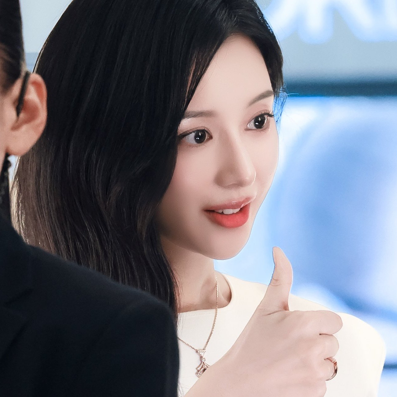 Behind-the-scenes cut of Kim Jiwon