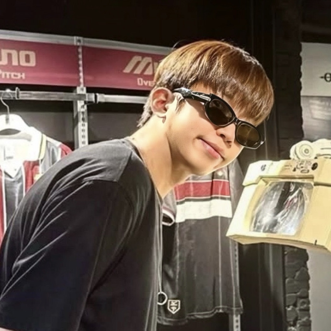 Behind-the-scenes cut of Lim Youngwoong