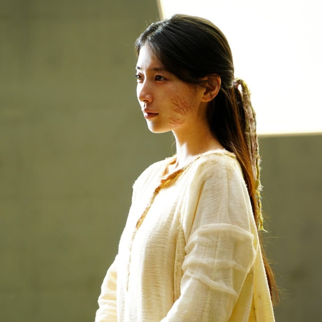 Behind-the-scenes cut of Bae Suzy