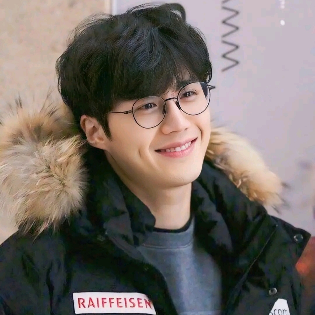 Foto kegiatan terbaru dari Kim Seonho