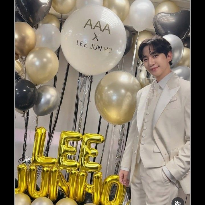 イ・ジュノの最新写真