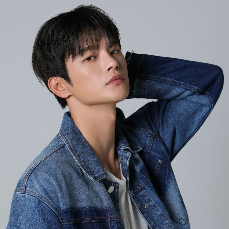 Latest photo of Seo Inguk