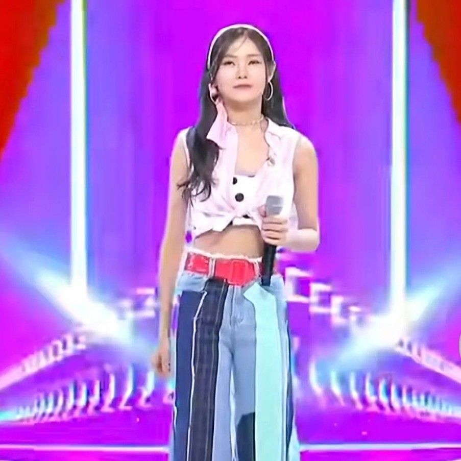 Recent activity shot of Bae Ahyeon