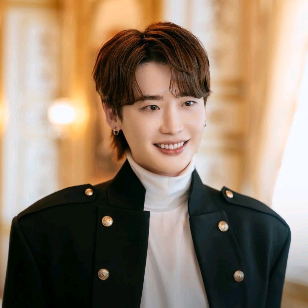 イ・ジョンソクの最近の活動ショット