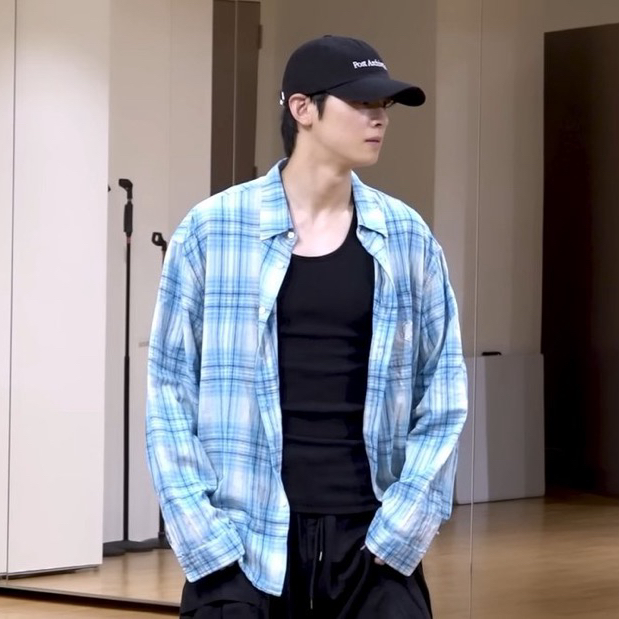 Foto terbaru dari Cha Eunwoo