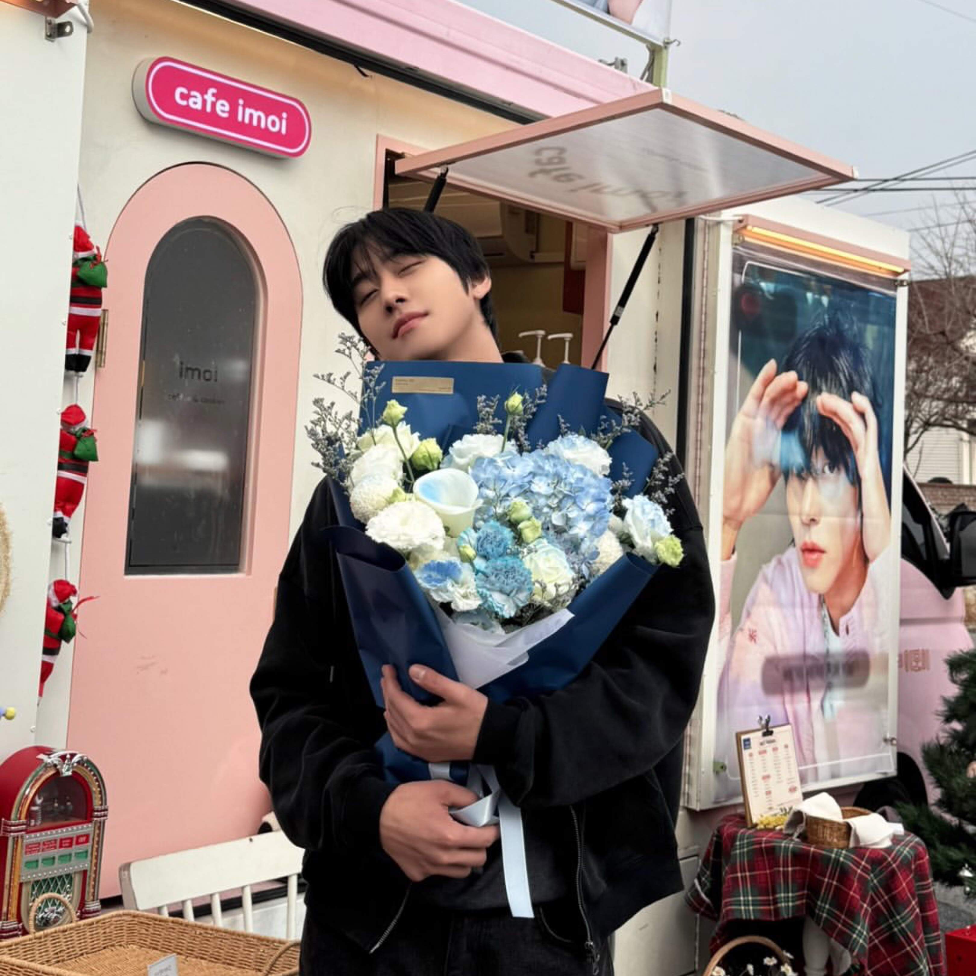 粉絲拍下的安孝燮瞬間