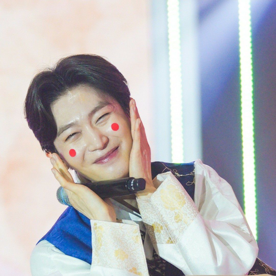 Behind-the-scenes cut of Kim Yongbin