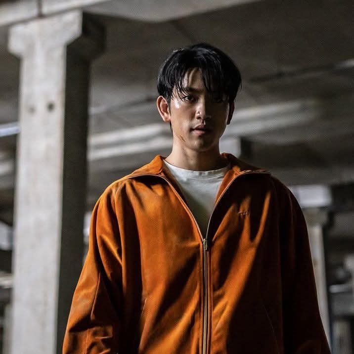 Behind-the-scenes cut of Park Jinyoung