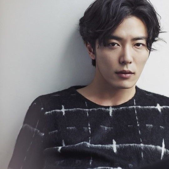 粉絲拍下的金材昱瞬間