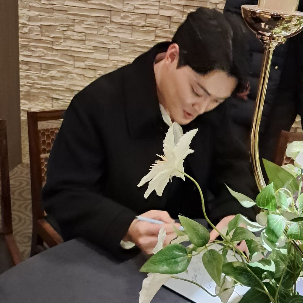 Behind-the-scenes cut of Kim Kyungmin