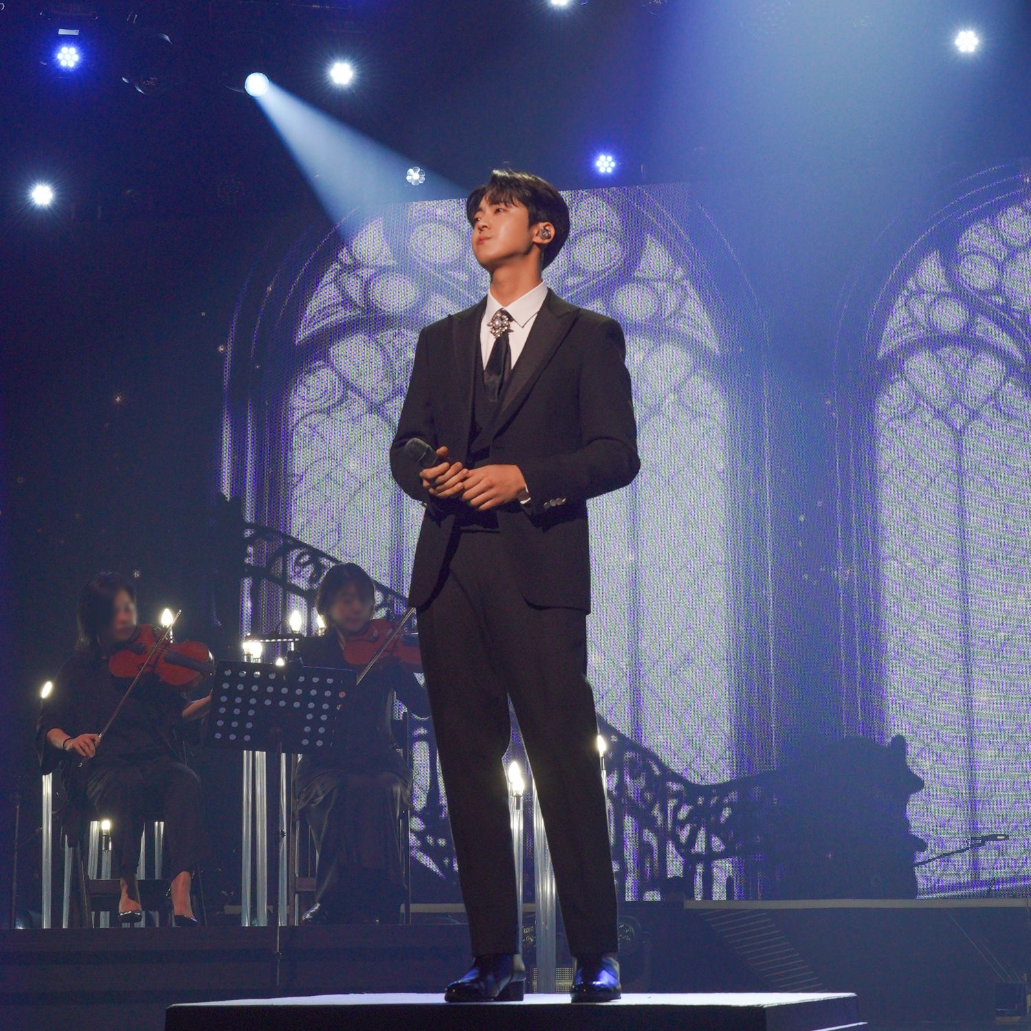 Behind-the-scenes cut of Park Minsu