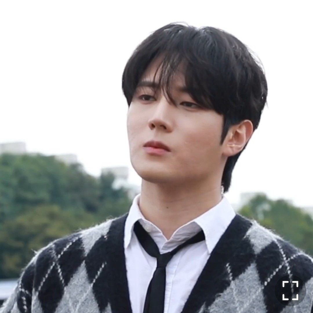 金俊賢的最新照片