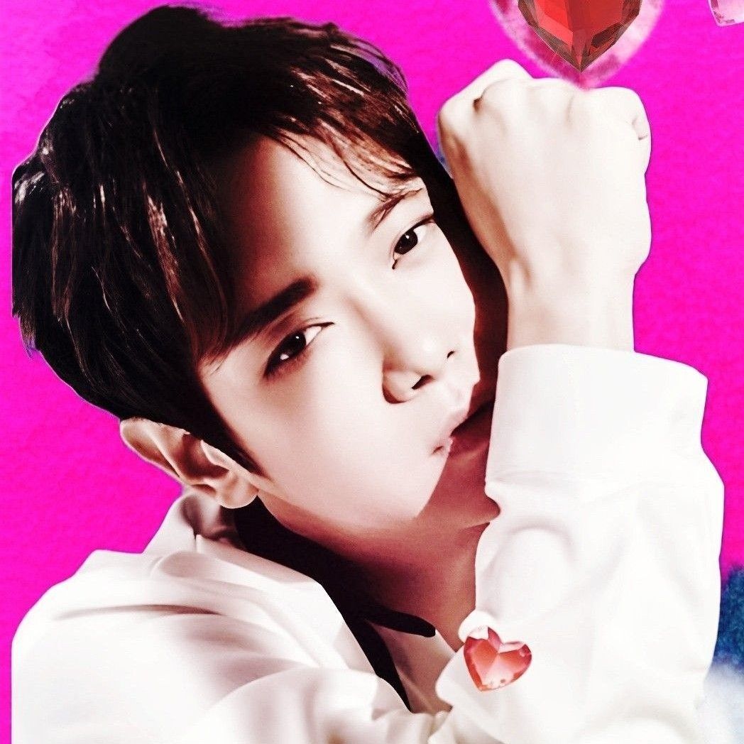 Behind-the-scenes cut of Hwanhee
