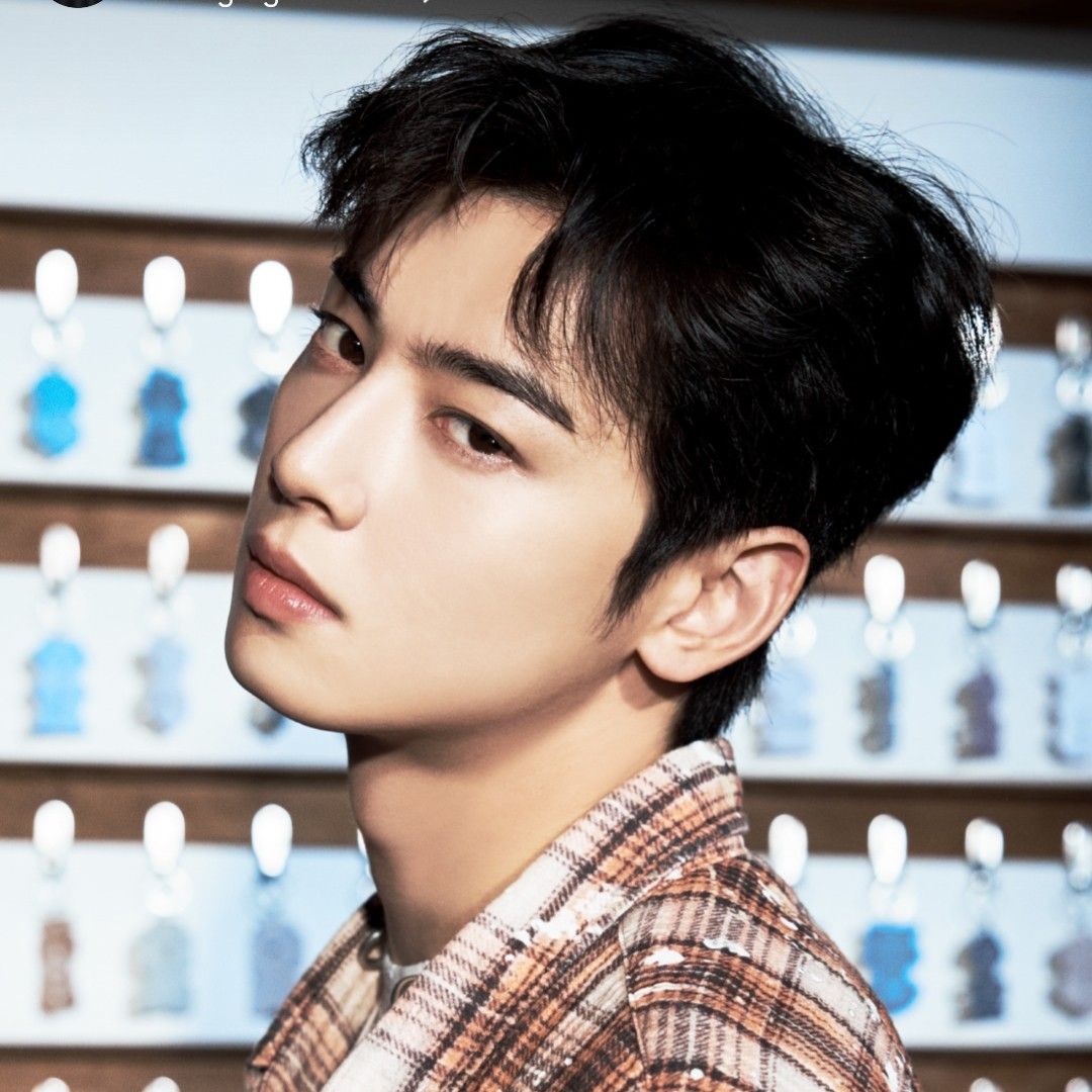 Latest photo of Cha Eunwoo