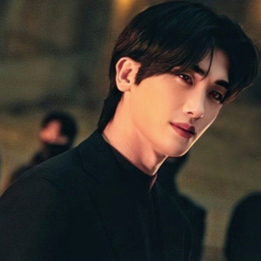 A moment captured by a fan of Park Hyungsik