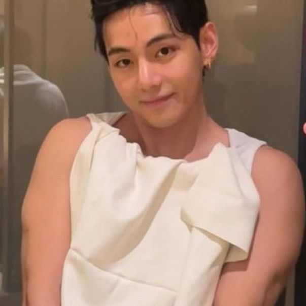 Recent activity shot of Kim Taehyung (V)