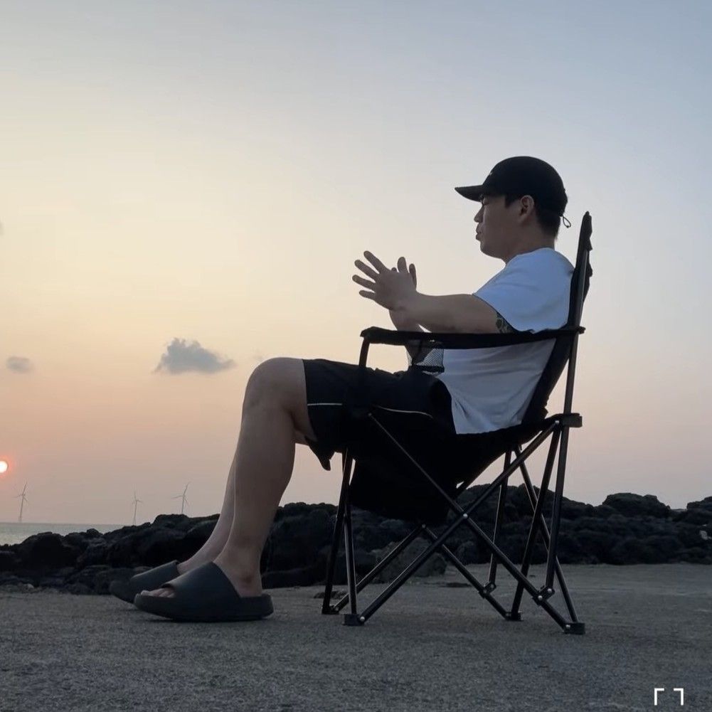 A moment captured by a fan of Lee Jung