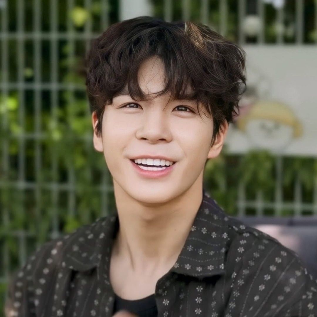 A moment captured by a fan of Jeong Dongwon