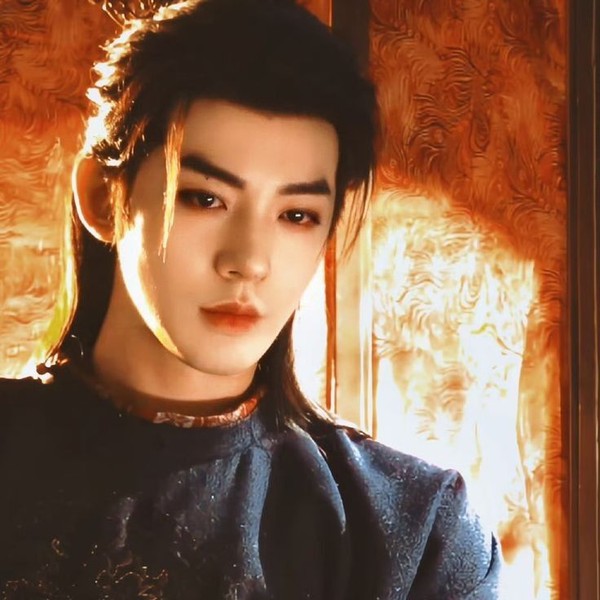 Foto profil terbaik Deng Wei hari ini di Choeaedol Celeb