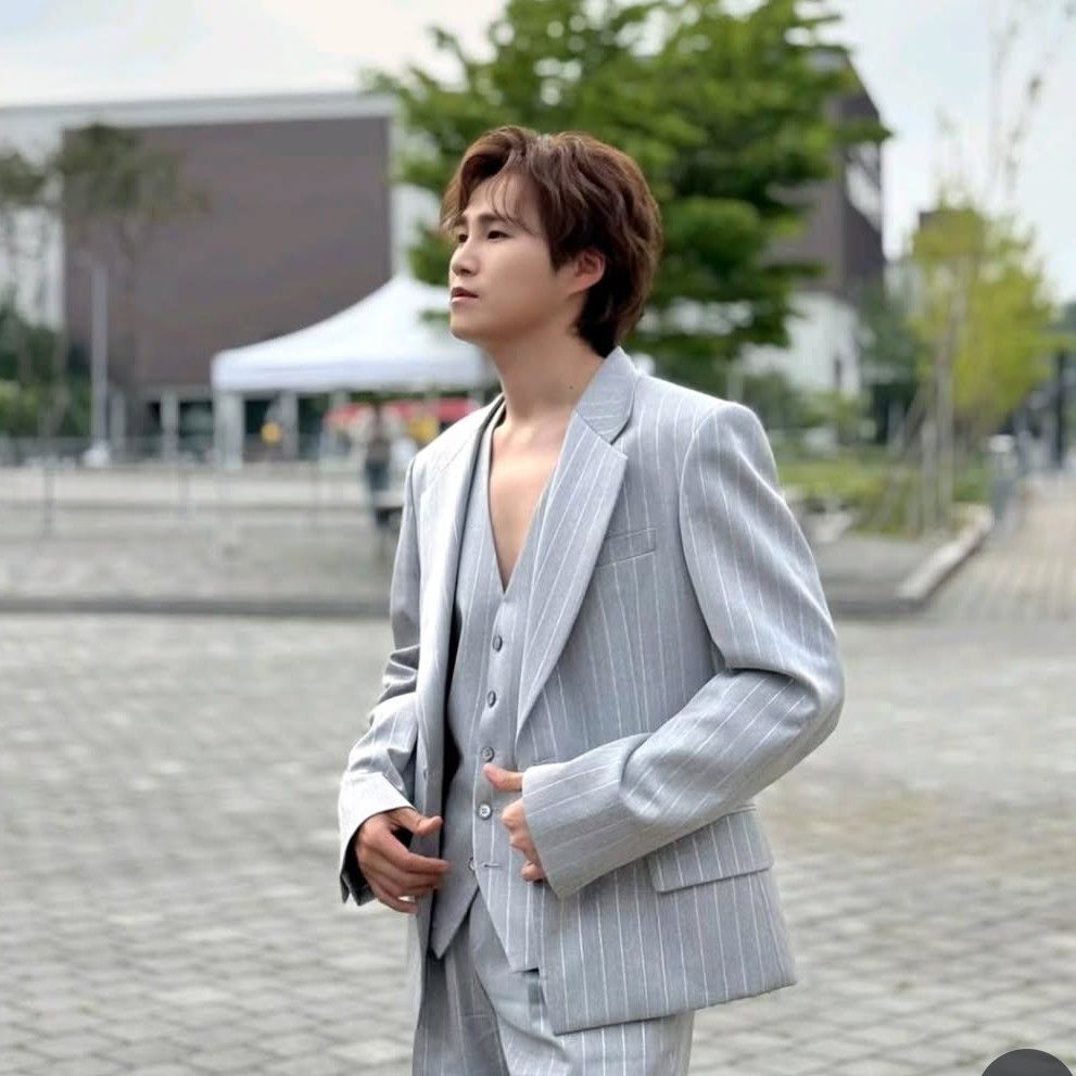 Behind-the-scenes cut of Kim Heejae