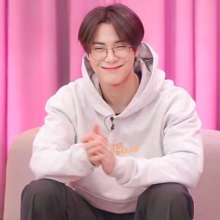 Foto terbaru dari Cha Eunwoo