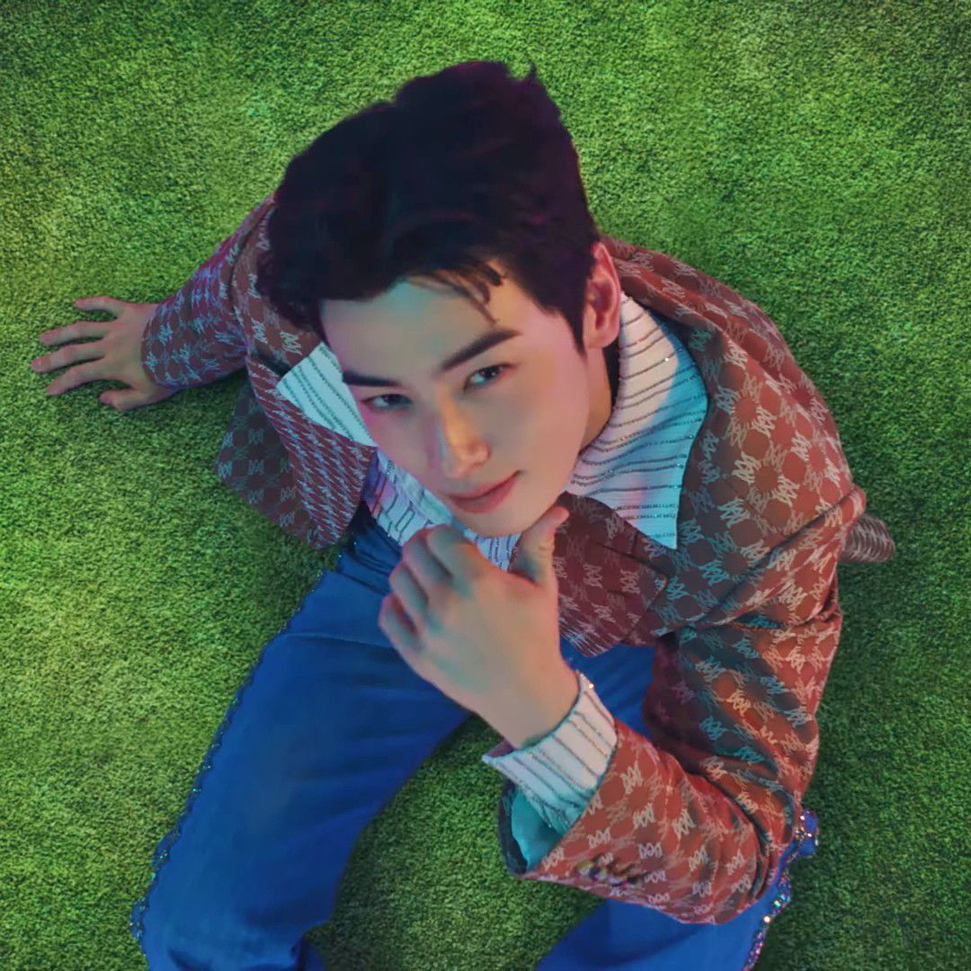 粉丝拍下的车银优瞬间