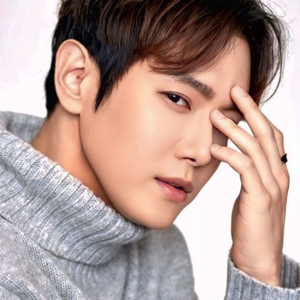 A moment captured by a fan of Hwanhee