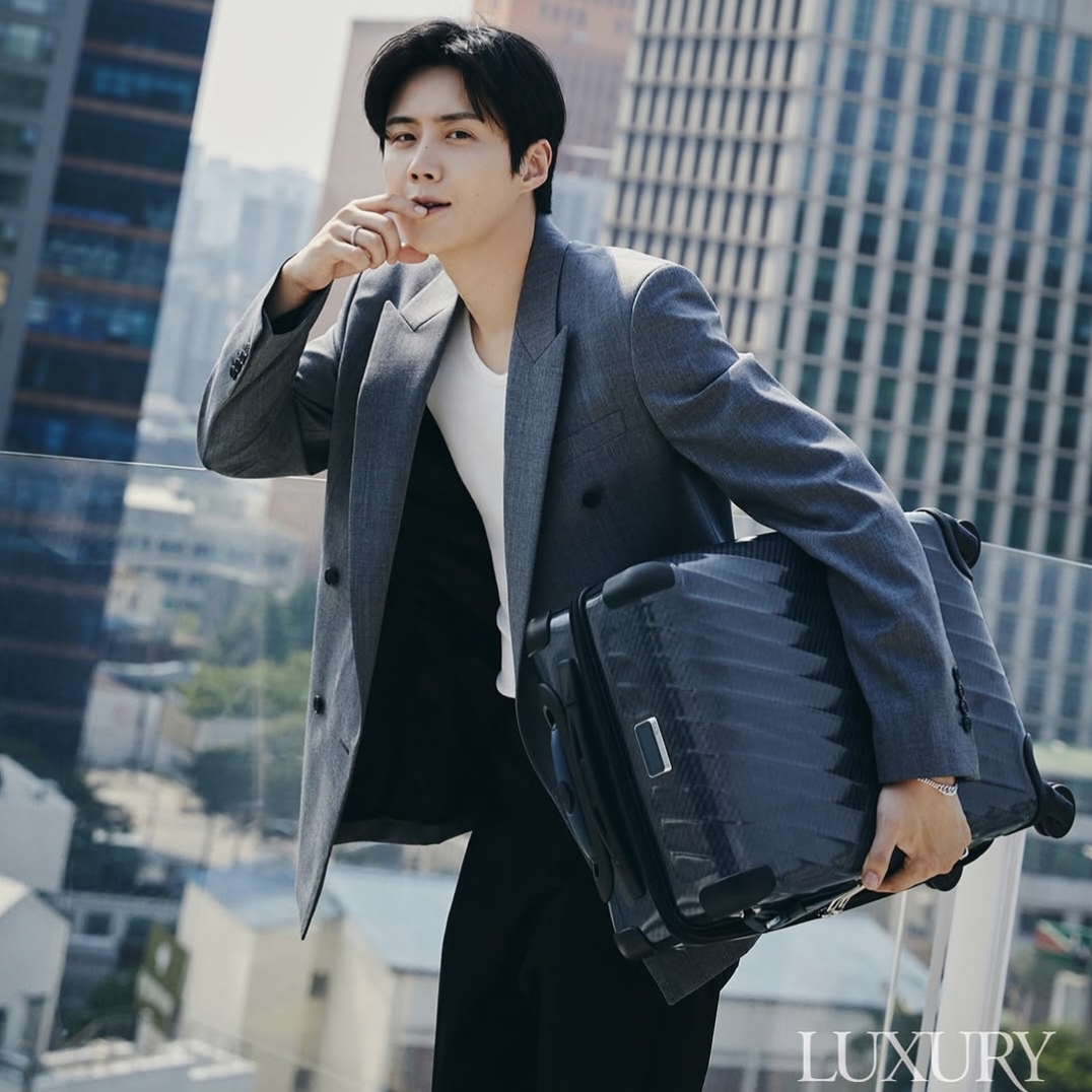 Behind-the-scenes cut of Kim Seonho