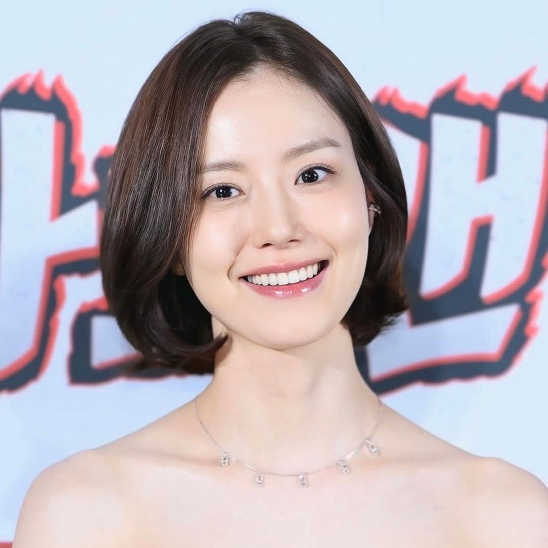 Recent activity shot of Moon Chaewon